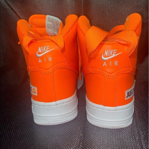 Nike - Picture 3 of 8